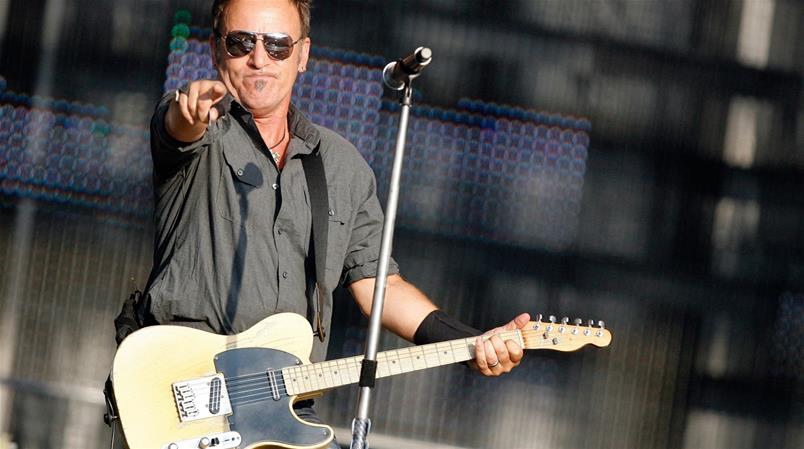 Bruce Springsteen, atteint d'un ulcère gastrique, a annoncé le report en 2024 de ses concerts.