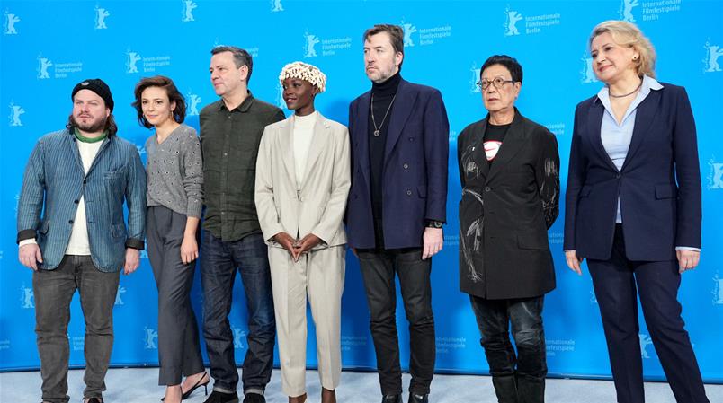 Die Jury der Berlinale, mit Lupita Nyong'o als Vorsitzende, hat sich zahlreiche Filme angeschaut.