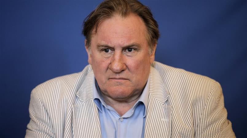 Une décoratrice a déposé plainte vendredi contre Gérard Depardieu pour agression sexuelle.
