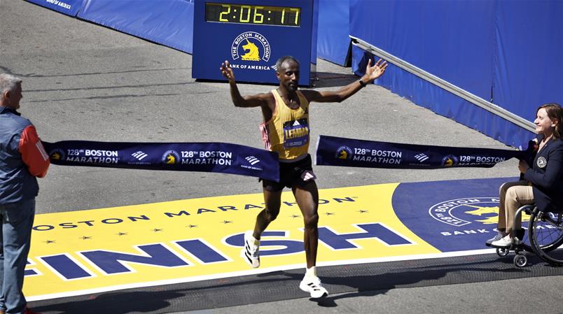 Sisay Lemma est le grand vainqueur du marathon de Boston.