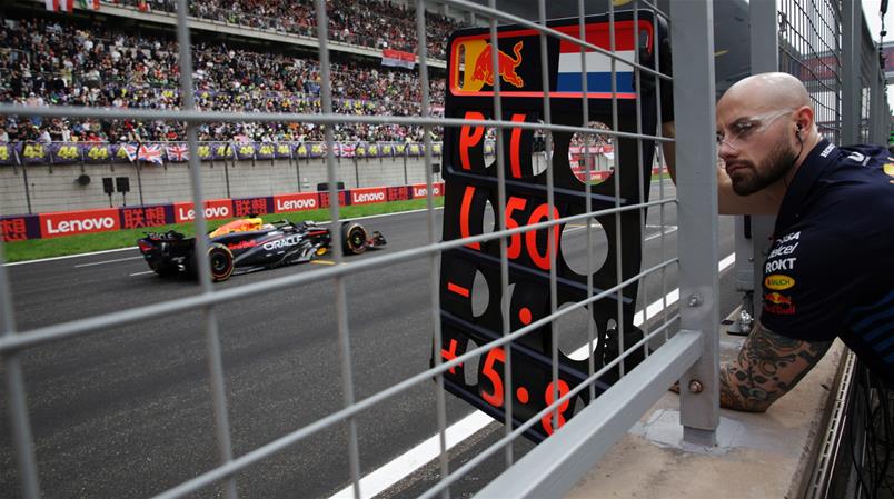 Verstappen vince per la prima volta in Cina