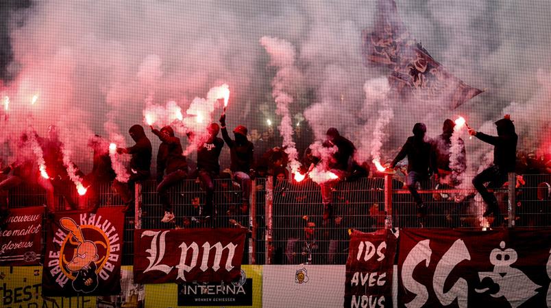 Fans zückten Pyros nach Spiel zwischen Winterthur und Genf Servette.