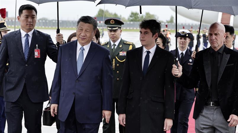 Xi Jinping ist in Frankreich von Premierminister Gabriel Attal empfangen worden.