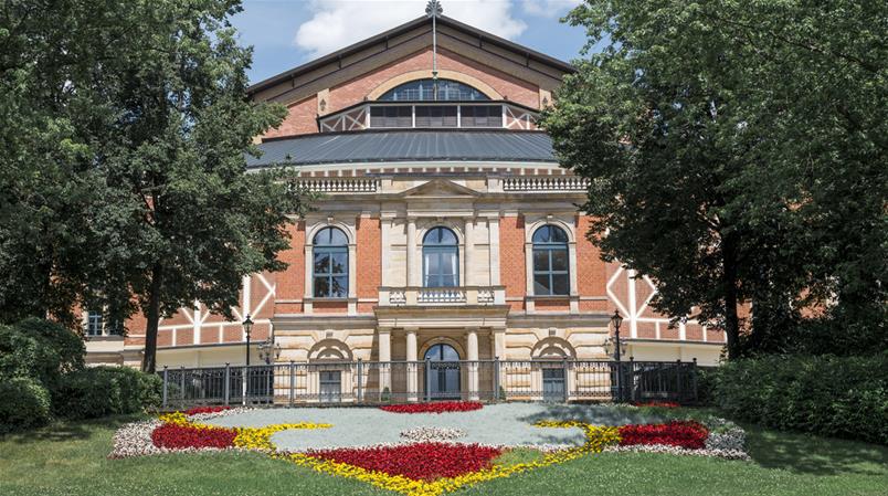 Das Richard-Wagner-Festspielhaus auf dem Grünen Hügel in Bayreuth.