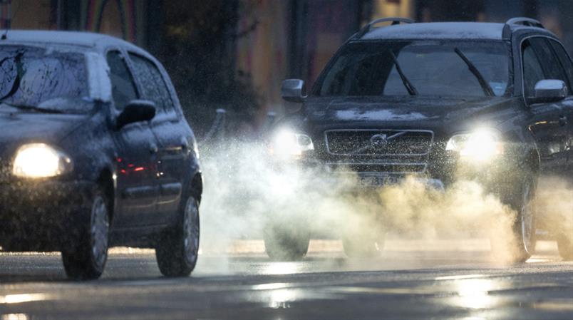 Abgase und Lärm von Autos sorgen etwa für das Klimagas CO2 oder Folgekosten im Gesundheitsweisen.