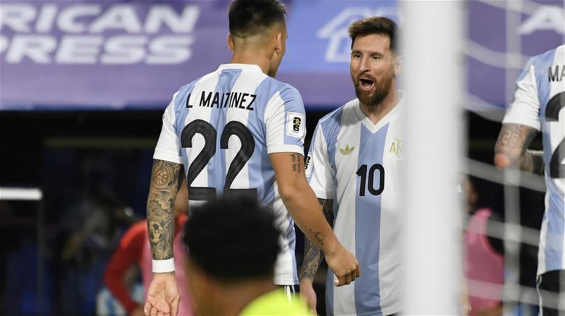 Lautaro Martinez und Lionel Messi