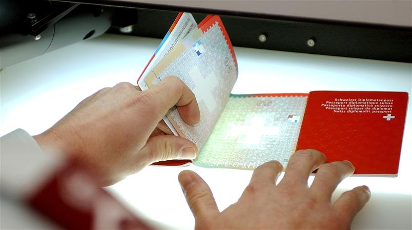 Une initiative visant à faciliter la procédure de naturalisation en Suisse a été déposée.