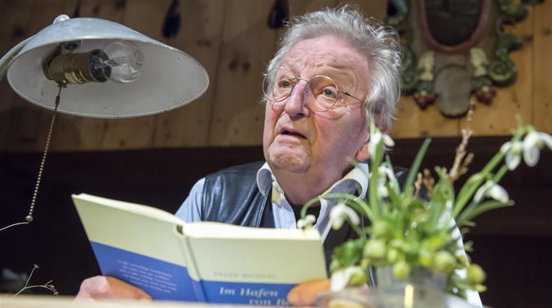 Peter Bichsel 2016 bei einer Lesung in Erlenbach im Simmental.