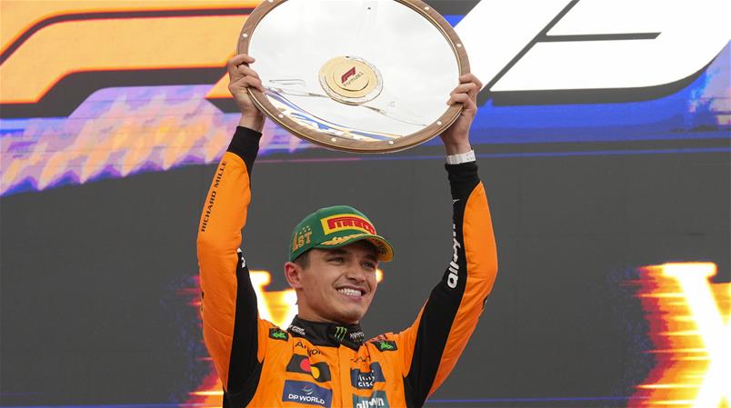 Lando Norris remporte le premier GP de la saison.