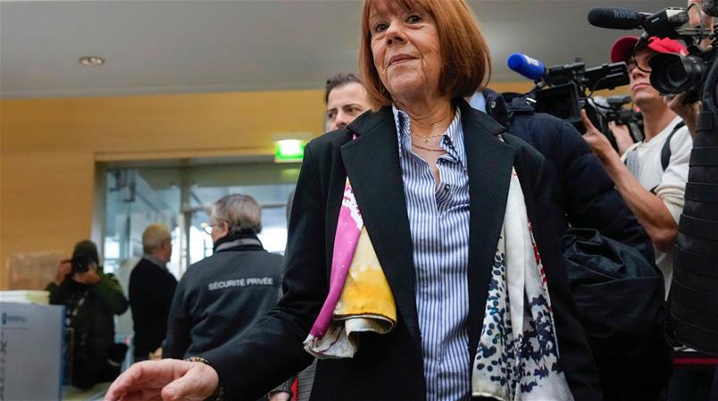 Victime de viols, Gisèle Pelicot publiera ses mémoires, a annoncé son éditeur britannique.