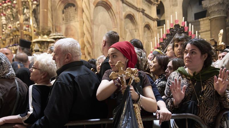 Bei der traditionellen Karfreitagsprozession haben die Menschen des Leidenswegs Jesu gedacht.