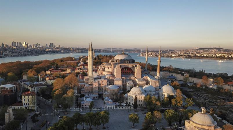 Die Millionenmetropole Istanbul ist von einem Erdbeben der Stärke 6.2 betroffen.