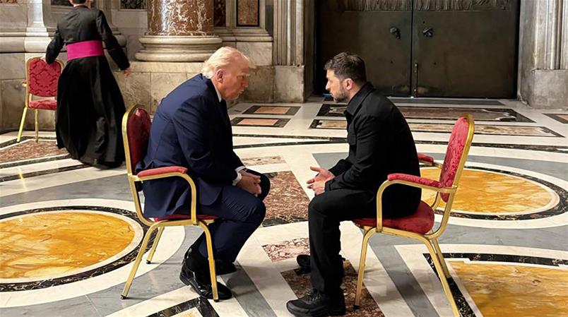 D.Trump et V.Zelensky ont discuté dans la Basilique Saint-Pierre de Rome.