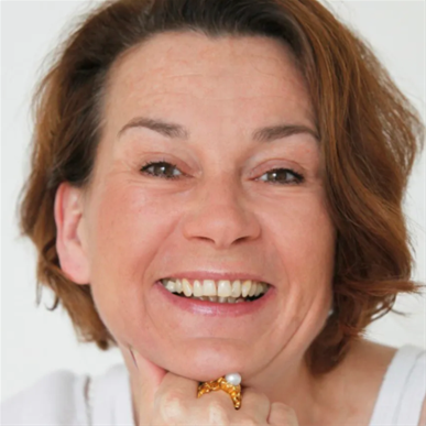 Bestsellerautorin Alexandra Fröhlich wurde tot auf ihrem Hausboot in Hamburg gefunden.
