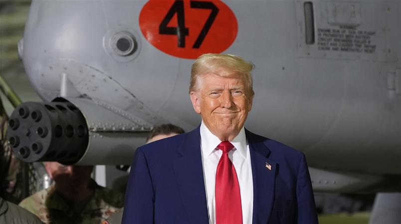 Trump firma decreto che allenta pressione dazi su auto 