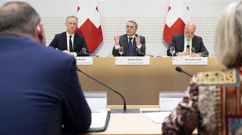 Aussenminister Ignazio Cassis legt seine Argumente für das fakultative Referendum dar. 