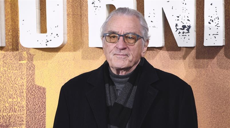 Robert De Niro stellt sich hinter seine Tochter.