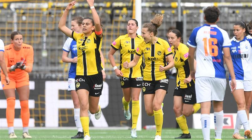Stephanie Waeber jubelt mit ihren Teamkolleginnen.