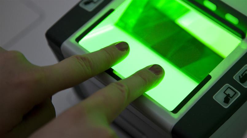 Biometrische Daten wie Fingerabdrücke sollen künftig zur Kontrolle irregulärer Migration beitragen.