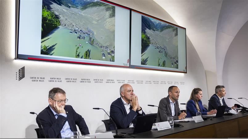 Die Walliser Kantonsregierung erschien geschlossen zur Medienkonferenz.