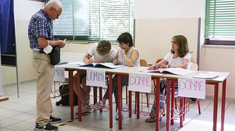 Ein Abstimmungslokal in Mailand bei der Abstimmung um die Justizreform 2022.