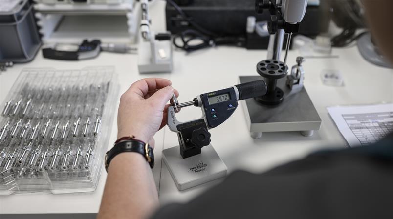 Firmen reagieren auf Unsicherheit mit Zurückhaltung bei Neueinstellungen.