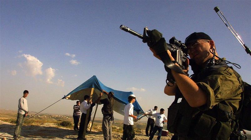 L'armée israélienne a commencé vendredi à déployer des réservistes dans tout le pays.