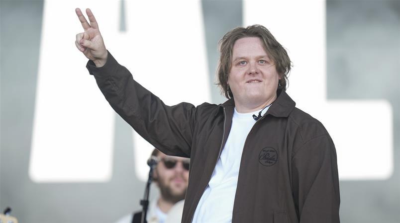 Lewis Capaldi singt in dem neuen Song «Survive» über die Hindernisse, die er überwand.